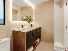 8921 Appian Way, Los Angeles CA 90046