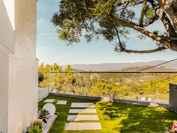 8921 Appian Way, Los Angeles CA 90046