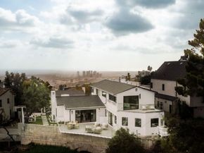 8921 Appian Way, Los Angeles CA 90046