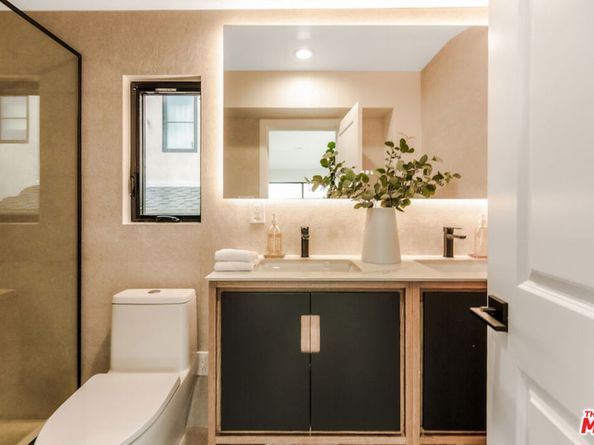 8921 Appian Way, Los Angeles CA 90046