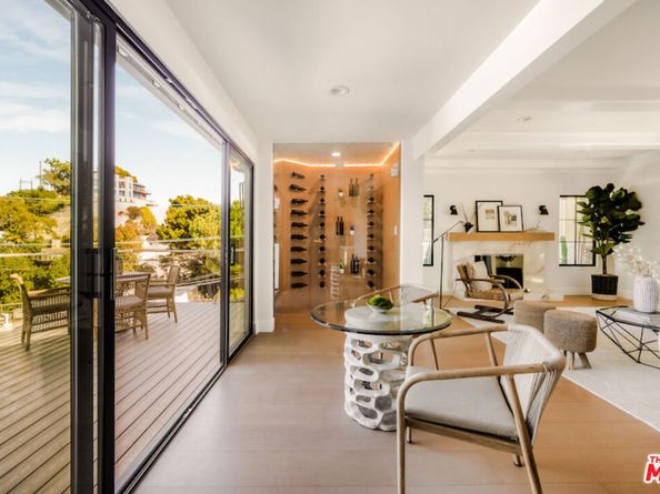 8921 Appian Way, Los Angeles CA 90046