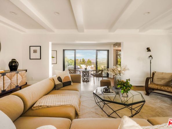8921 Appian Way, Los Angeles CA 90046