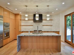 6427 Hedding Street, Los Angeles CA 90045