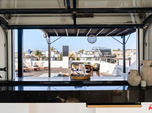 5106 Pacific Avenue, Marina Del Rey CA 90292