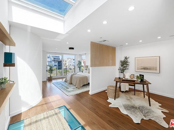 5106 Pacific Avenue, Marina Del Rey CA 90292