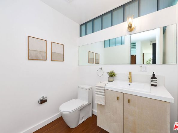 5106 Pacific Avenue, Marina Del Rey CA 90292