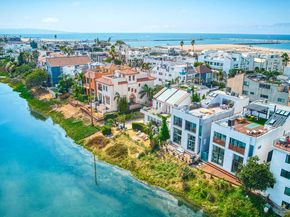 5106 Pacific Avenue, Marina Del Rey CA 90292