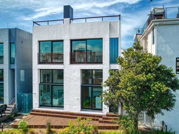 5106 Pacific Avenue, Marina Del Rey CA 90292