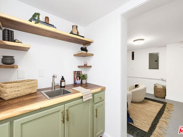 5106 Pacific Avenue, Marina Del Rey CA 90292