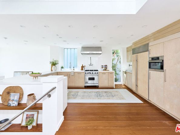5106 Pacific Avenue, Marina Del Rey CA 90292