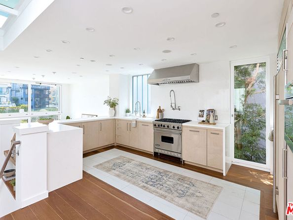 5106 Pacific Avenue, Marina Del Rey CA 90292