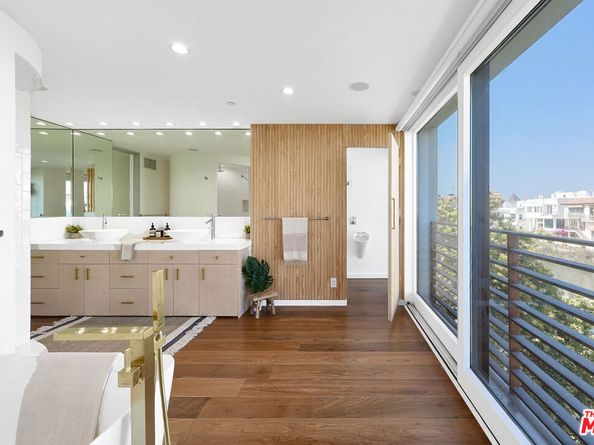 5106 Pacific Avenue, Marina Del Rey CA 90292