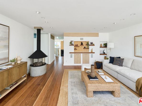 5106 Pacific Avenue, Marina Del Rey CA 90292