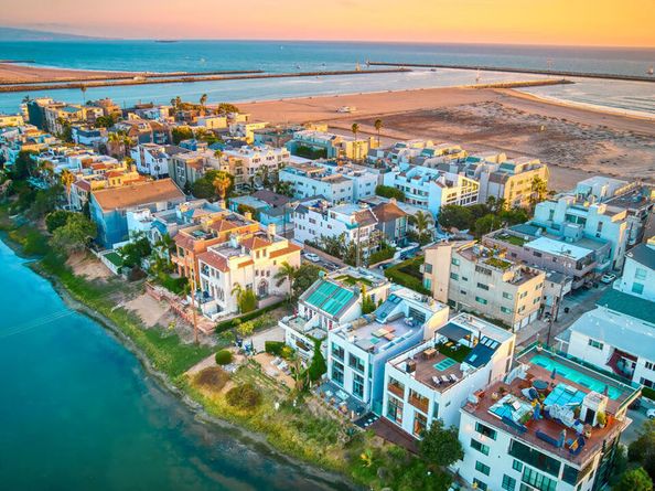 5106 Pacific Avenue, Marina Del Rey CA 90292