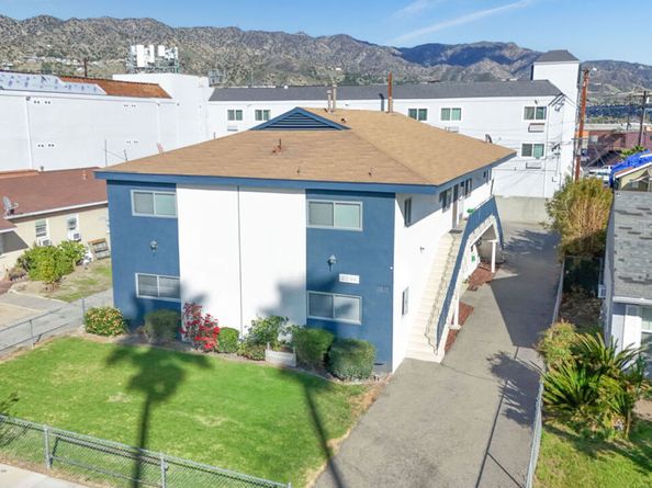 2250 N Frederic Street, Burbank CA 91504