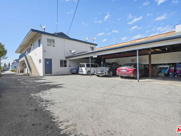 2250 N Frederic Street, Burbank CA 91504