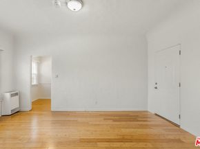 5320 W Olympic Boulevard, Los Angeles CA 90036