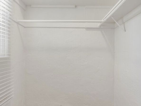 5320 W Olympic Boulevard, Los Angeles CA 90036