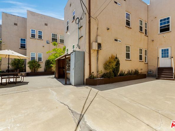 5320 W Olympic Boulevard, Los Angeles CA 90036