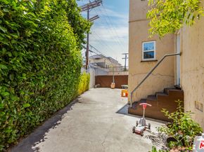 5320 W Olympic Boulevard, Los Angeles CA 90036