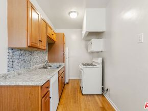 5320 W Olympic Boulevard, Los Angeles CA 90036