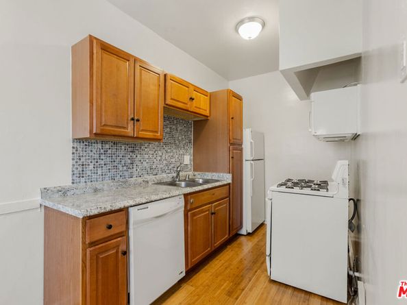 5320 W Olympic Boulevard, Los Angeles CA 90036