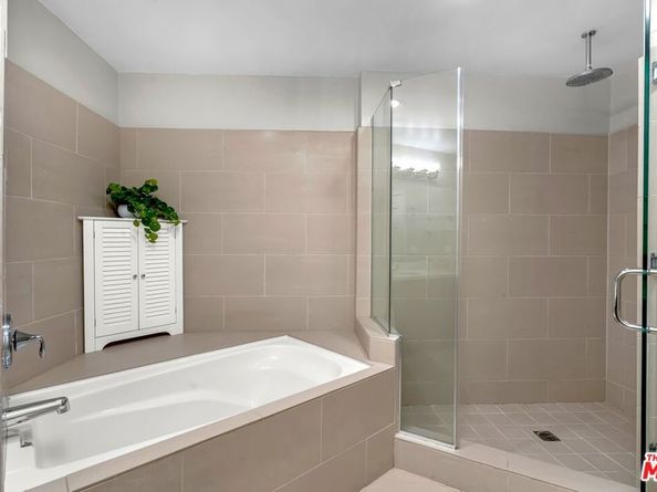 1248 N Laurel Avenue 103, West Hollywood CA 90046