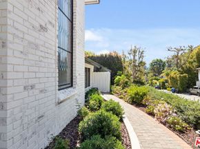 1060 Chantilly Road, Los Angeles CA 90077