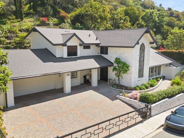 1060 Chantilly Road, Los Angeles CA 90077