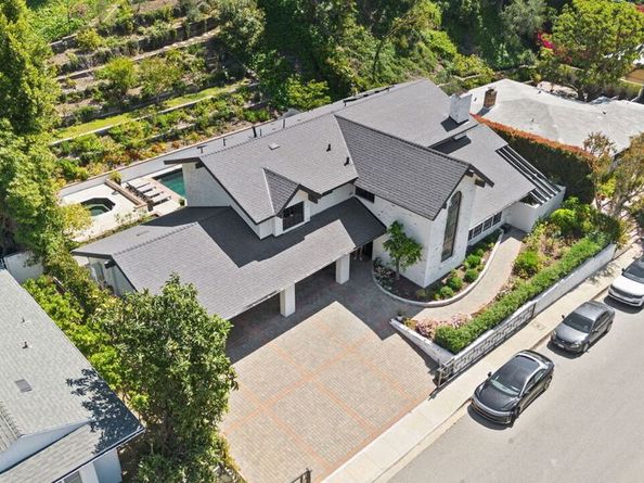 1060 Chantilly Road, Los Angeles CA 90077