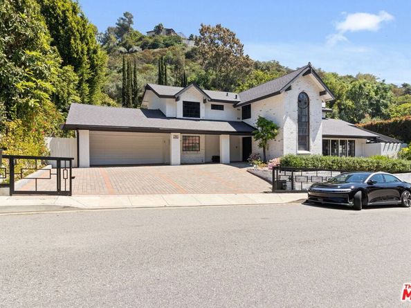 1060 Chantilly Road, Los Angeles CA 90077