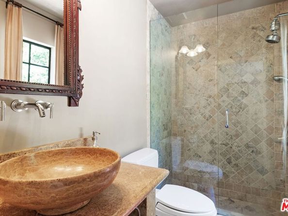 1060 Chantilly Road, Los Angeles CA 90077