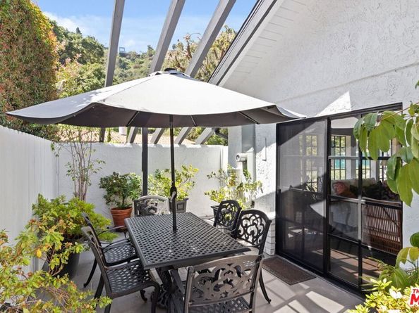 1060 Chantilly Road, Los Angeles CA 90077