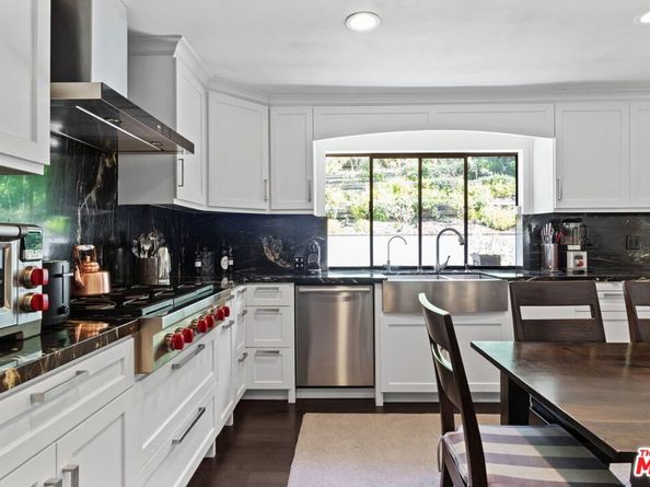 1060 Chantilly Road, Los Angeles CA 90077