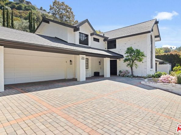 1060 Chantilly Road, Los Angeles CA 90077