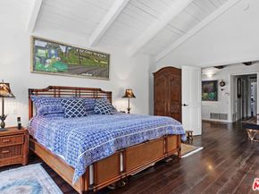 1060 Chantilly Road, Los Angeles CA 90077