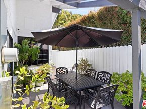 1060 Chantilly Road, Los Angeles CA 90077
