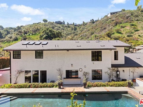 1060 Chantilly Road, Los Angeles CA 90077