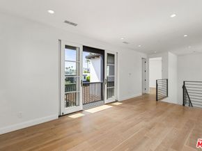 530 N Alta Vista Boulevard, Los Angeles CA 90036