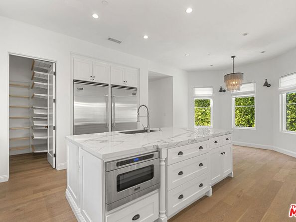 530 N Alta Vista Boulevard, Los Angeles CA 90036