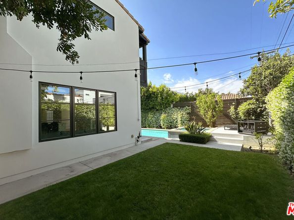 530 N Alta Vista Boulevard, Los Angeles CA 90036