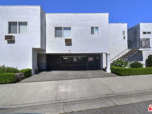 9301 Darby Avenue, Northridge CA 91325