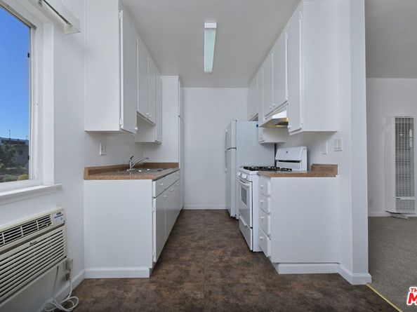 9301 Darby Avenue, Northridge CA 91325