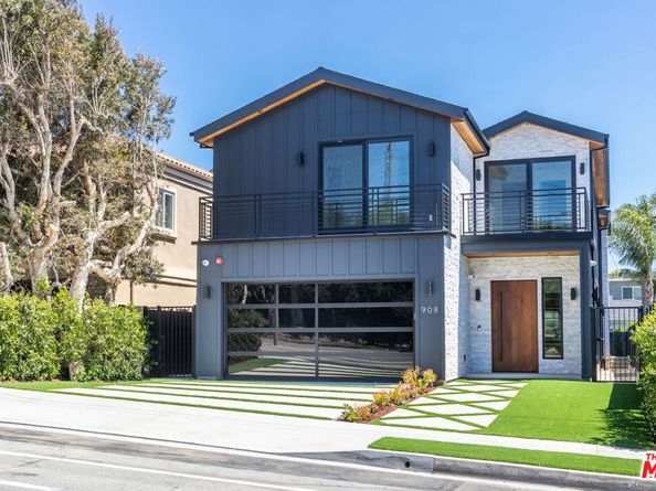 908 Rosecrans Avenue, Manhattan Beach CA 90266