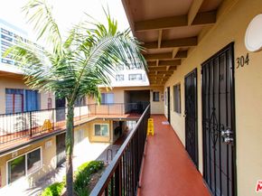 685 S Coronado Street, Los Angeles CA 90057