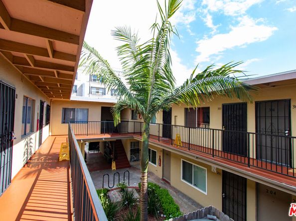 685 S Coronado Street, Los Angeles CA 90057