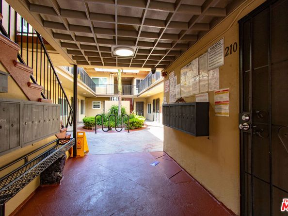 685 S Coronado Street, Los Angeles CA 90057