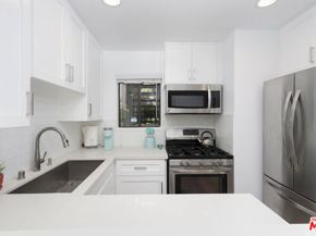 8110 Manitoba Street 109, Playa Del Rey CA 90293