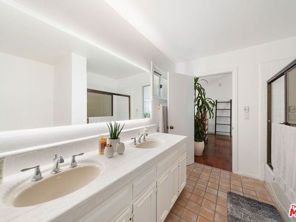 22760 Chamera Lane, Topanga CA 90290