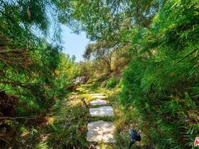 22760 Chamera Lane, Topanga CA 90290